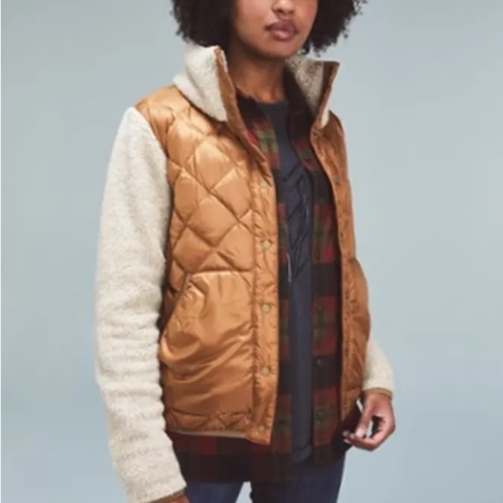 REI Tan and Cream Quilted Jacket
